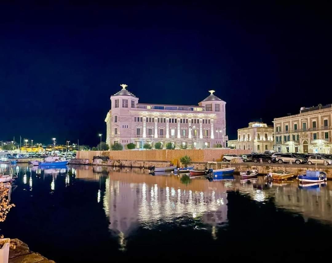 B&B Domus Pina Aeroporto di Catania Fontana Rossa Esterno foto